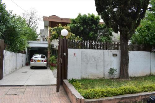Tulip guesthouse - image 8