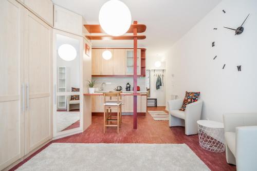  Studiorama White in Budapest
