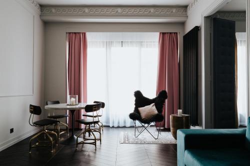 TG Hotel Suites Budapest - image 5