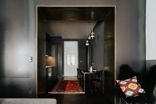 TG Hotel Suites Budapest - image 8