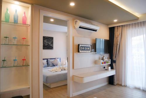 Seven Seas Resort Pattaya & Sofa bed. near Herb Garden Pattaya