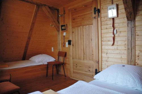 3 double beds, 1 twin bed