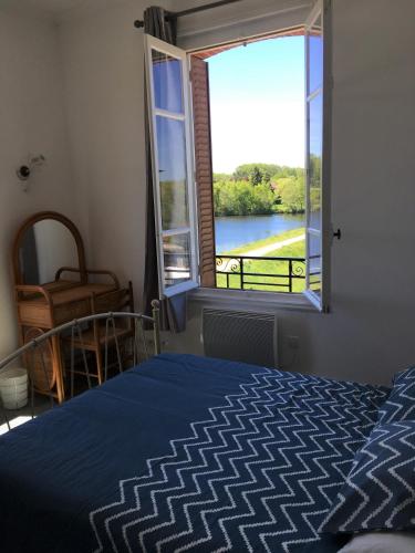 Bar Le Lac in 加爾唐普河畔貝西納