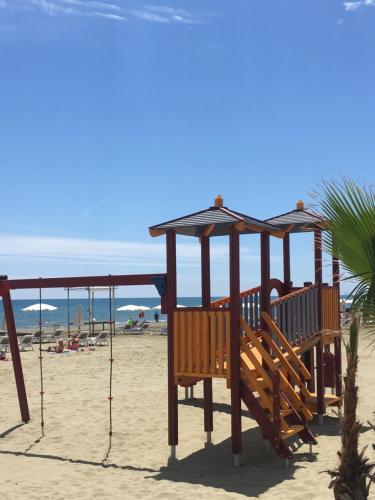 LARNACA BEACH APARTMENT 1A