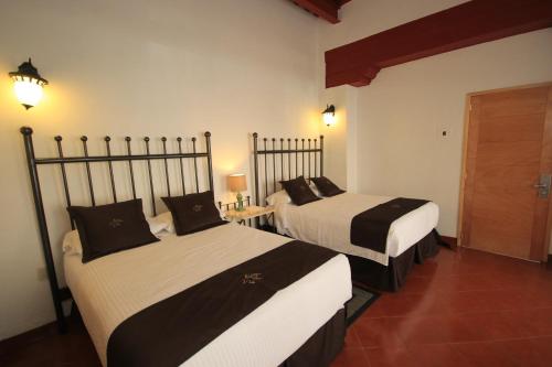 Double Room with Two Double Beds image 10