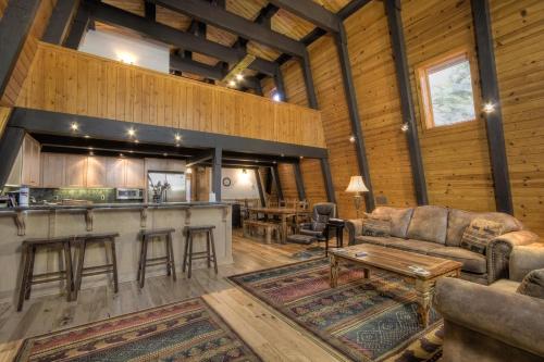 Pezzola Luxury Rental Cabin - image 7