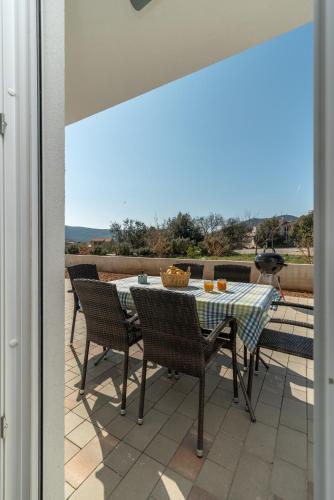  apartmani sara in Marina