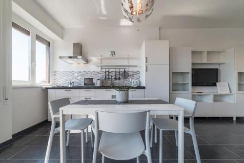 Nomentana White Apartments, Rzym