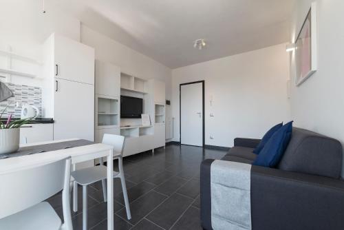 Nomentana White Apartments, Рим (фото 9)