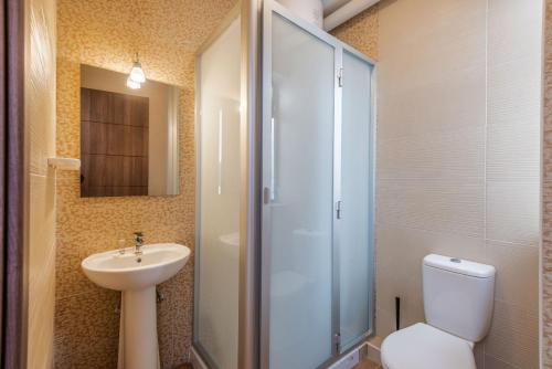 Seashells Seaview Penthouse With Hottub - image 12