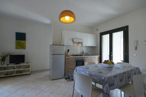 virtuve, R&Z Getaway in Santa Maria Coghinas