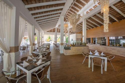 Restaurant, Viva Heavens by Wyndham, A Trademark All Inclusive in Puerto Plata