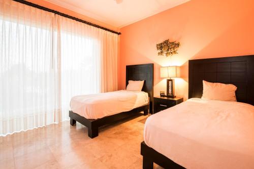 Paraiso Del Mar Resort D301 3 Bed by Casago