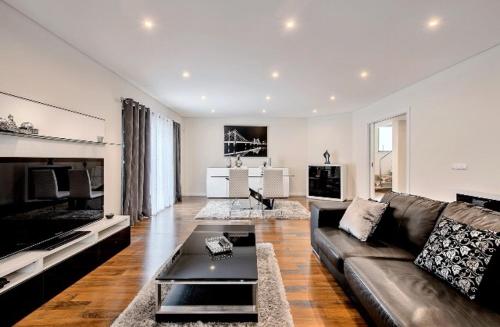 AZEITÃO DAMAS VILLA (AZEITAO DAMAS VILLA) in อะเซเตา