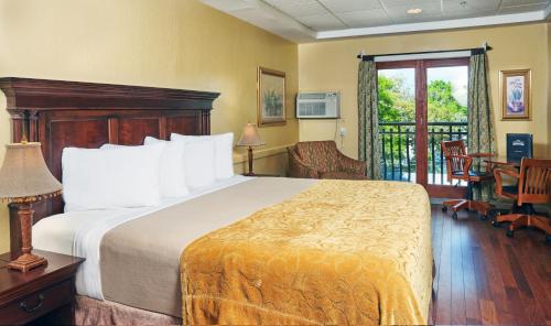 Standard King Room