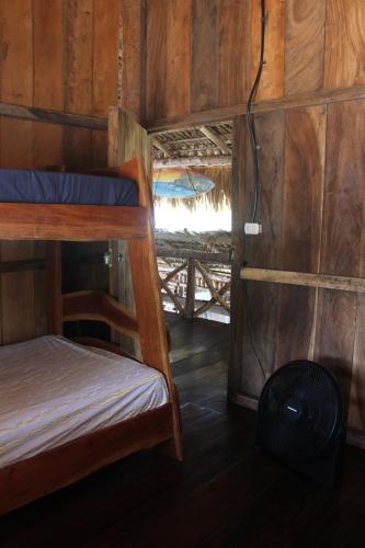 2 twin beds