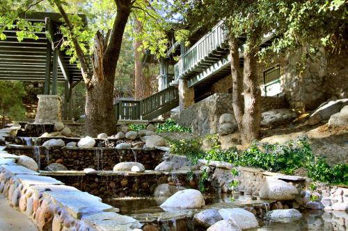 The Grand Idyllwild Lodge in Idyllwild, USA
