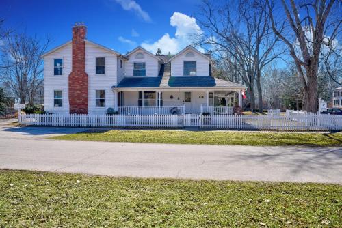 Finlay House Bed and Breakfast Niagara - on - the - Lake