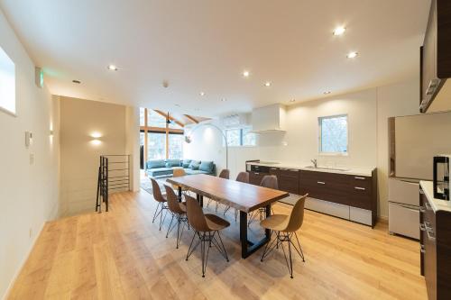 Three-Bedroom Chalet image 8