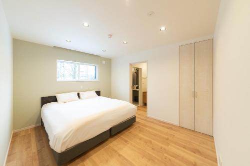 Three-Bedroom Chalet image 9