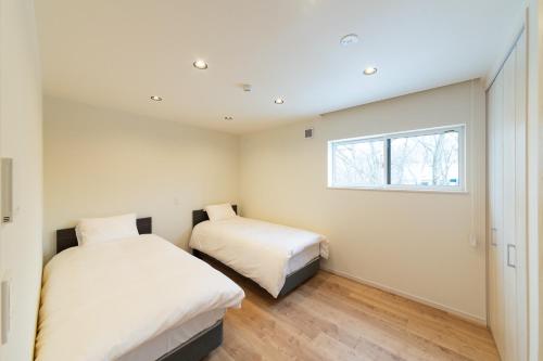 Black Crane Chalet by Hakuba White Fox Company - image 4