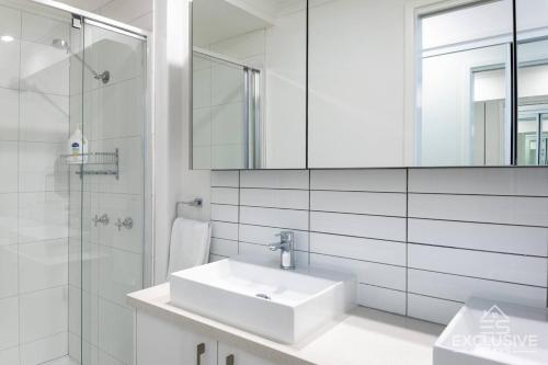 Exclusive Stays - Boulevard Penthouse