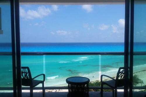 Cancun, Ocean Dream, Beautiful Aparment, Heart of the Hotel Zone