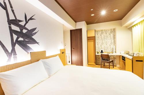 Superior Double Room room in Daiwa Roynet Hotel Nagoya Fushimi