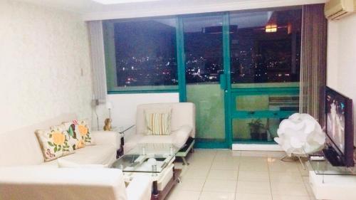 67 sqm. Condo Unit in Robinson Place Residences, Manila (fotografie 7)