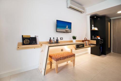 Acrotel Athena Pallas - main image