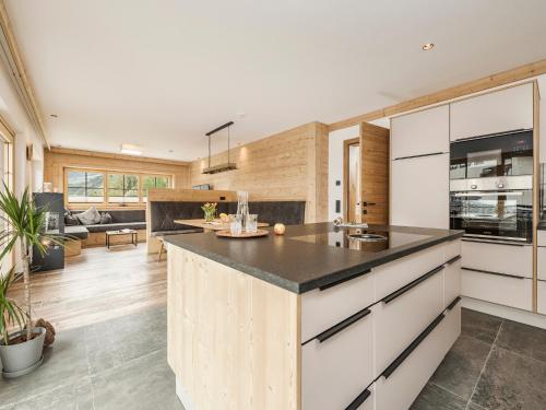 Kitchen, Feriendorf Joggler - Chalets nahe der Gondel in Zell am Ziller