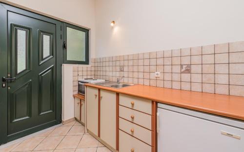 Giovanna Studios - image 8