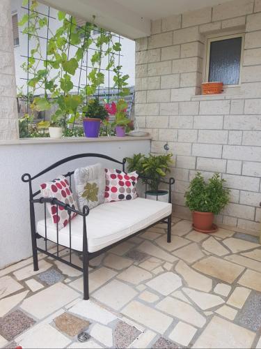  Apartment Marina in Slatine