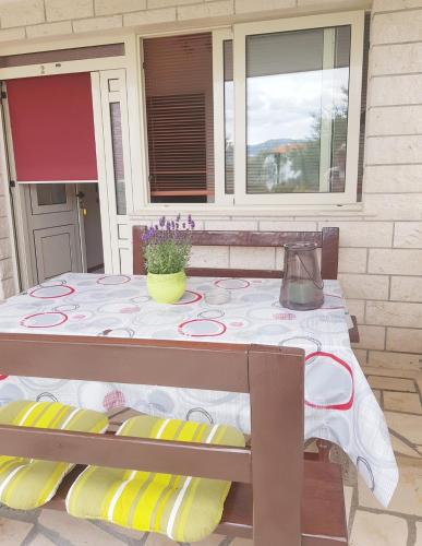  Apartment Marina in Slatine