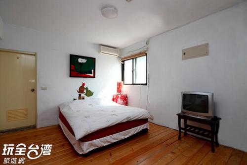 新北三芝美術行館民宿評價、藝術氛圍與背包客住宿體驗 – 舒適大房與親切主人 - 照片 10