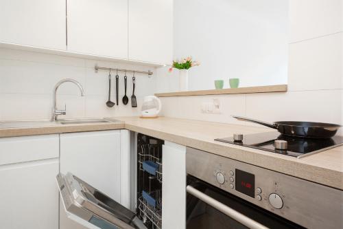 Apartments Warsaw Pereca by Renters - image 6