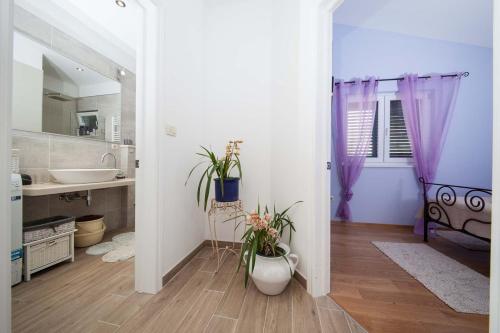 House Mars in Podgora jacuzzi - image 4