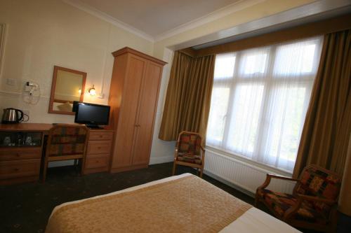 Grange Moor Hotel - image 10