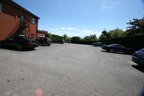 Grange Moor Hotel - image 9