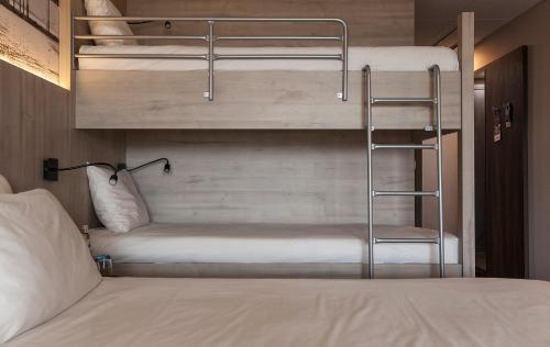 1 double bed, 1 sofa bed