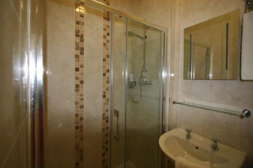Grange Moor Hotel - image 7