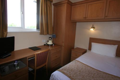 Grange Moor Hotel - image 5