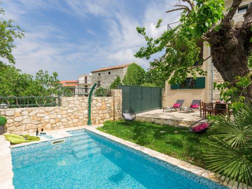  Holiday Home Monspinosa, Unterkunft in Dračevac