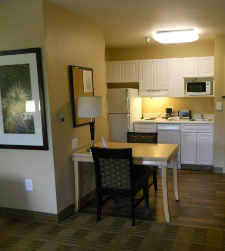 Extended Stay America Suites - Orlando - Convention Center - Universal Blvd - image 9
