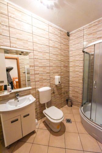 2 bedrooms, 4 beds