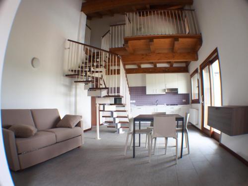 Large One-Bedroom Apartment - Split Level
