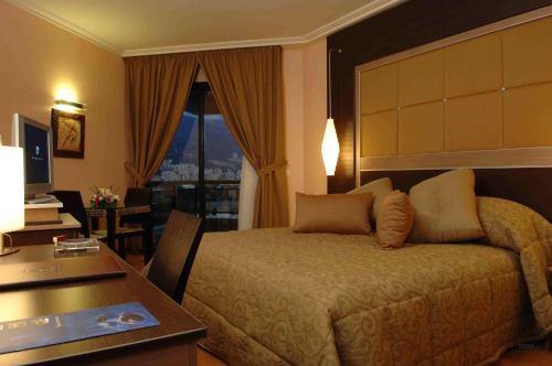 Double or twin room, deluxe