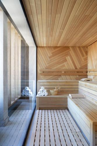 Academia, PURO Łódź Centrum (PURO Lodz Centrum) in Lodz