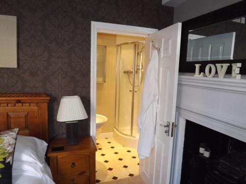 White Linen Whitby, Room Only - Tap to explore photos