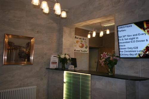 Grange Moor Hotel - image 8